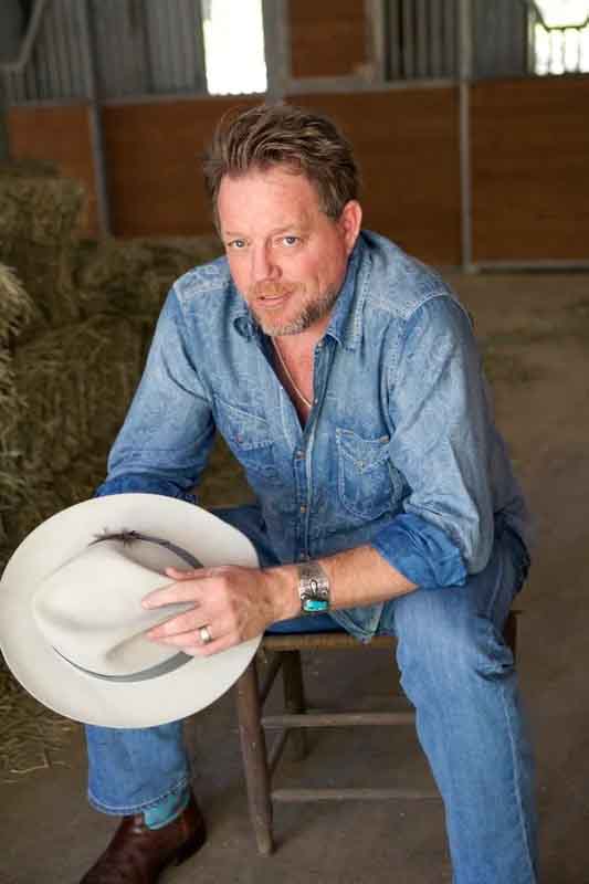 Pat Green sitting with a hat